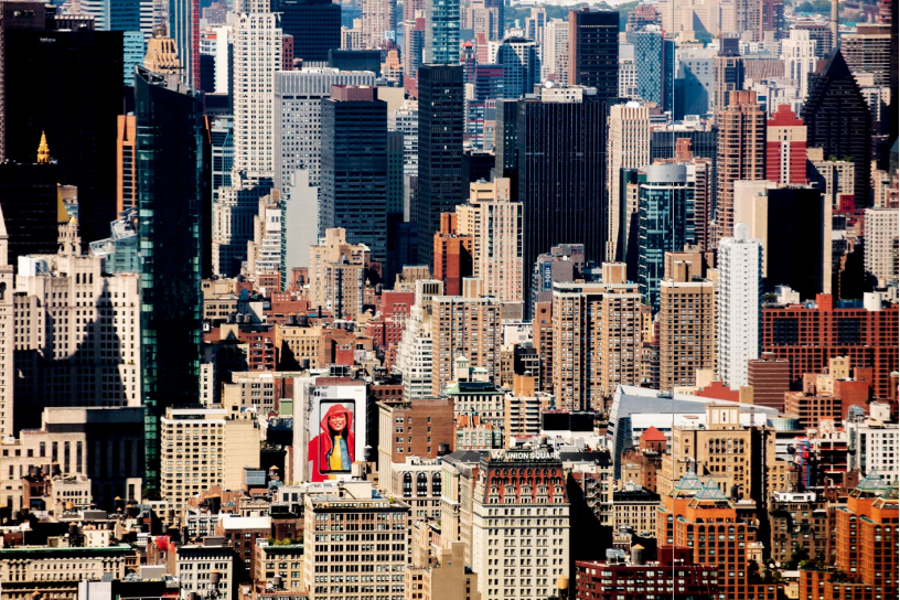 hk_c_鱗次櫛比的高樓縱橫交錯在曼哈頓的街區 賀延光.png