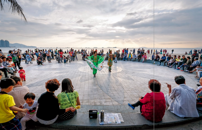 hk_c_攝影 —— 劉陽，三亞海邊的休閒娛樂廣場.png