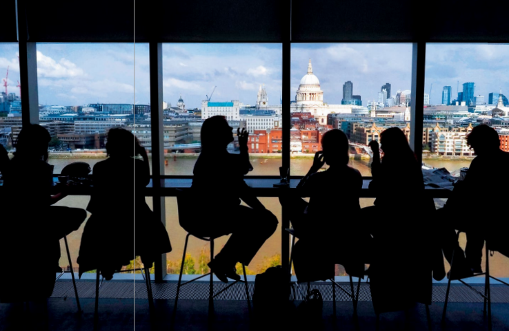 hk_c_泰特現代藝術館，從咖啡廳俯視泰晤士河和聖 張風.png