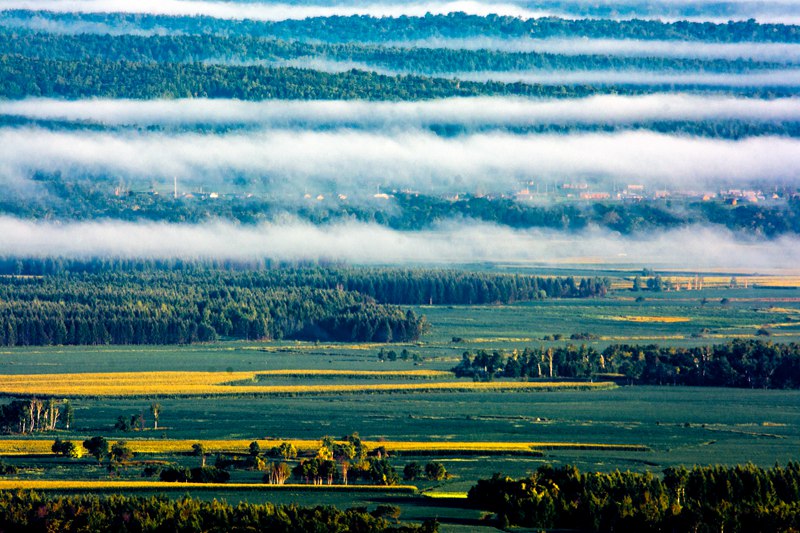 hk_c_晨霧繚繞美山村 黑龍江綏棱 謝慶國.jpg