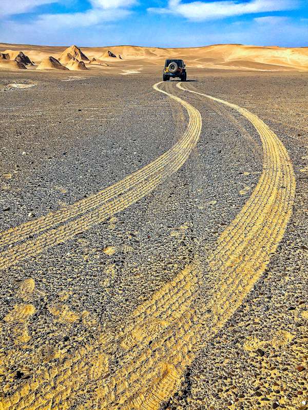 hk_c_進入無人區 羅布泊 黃力生.jpg