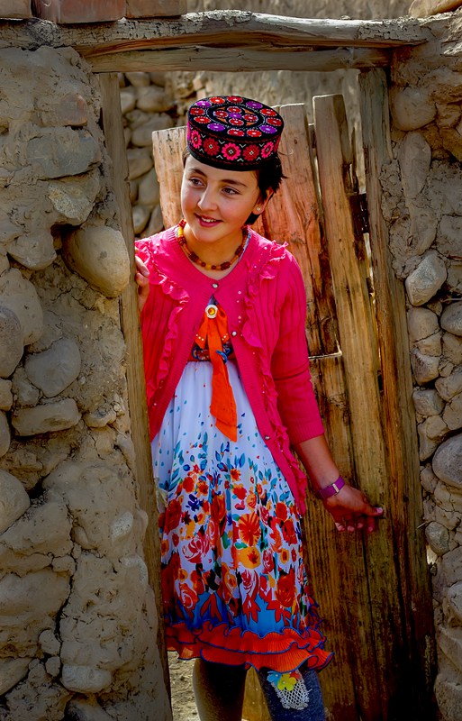 hk_c_《塔吉克女孩》新疆塔什庫爾乾的塔吉克族世居崑崙高原，是中國唯一的歐羅巴白種人。呂新亞.jpg