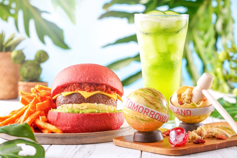 hk_c_HKDL_Summer_F&B_Starliner Diner_Superfood Plant-based Beetroot Burger Combo with Sweet Potato Fries Combo and Refreshing Cucumber Soda & Galaxy Chocolates Fun Ball.jpg