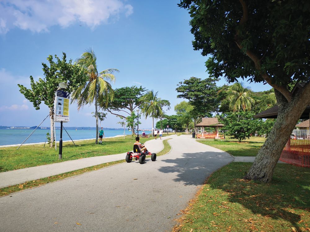 hk_c_18 長長的公園綿延3.3公里，一路騎車還可連接到丹那美拉海岸路腳踏車專用道。攝影：黃匡寧.jpg