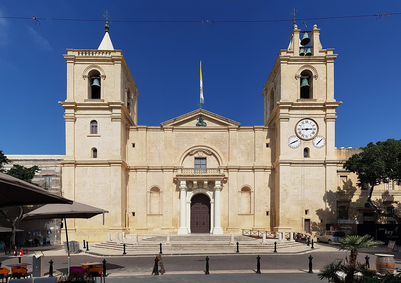 hk_c_1280px-St_Johns_Co-Cathedral_Valletta_001.jpg